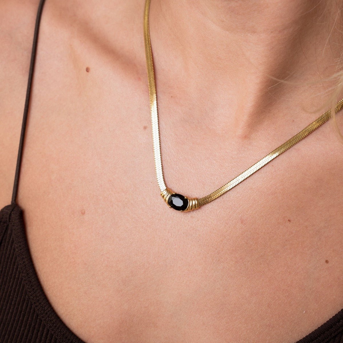 Onyx Stone Mesh Necklace in 18k Gold Finish