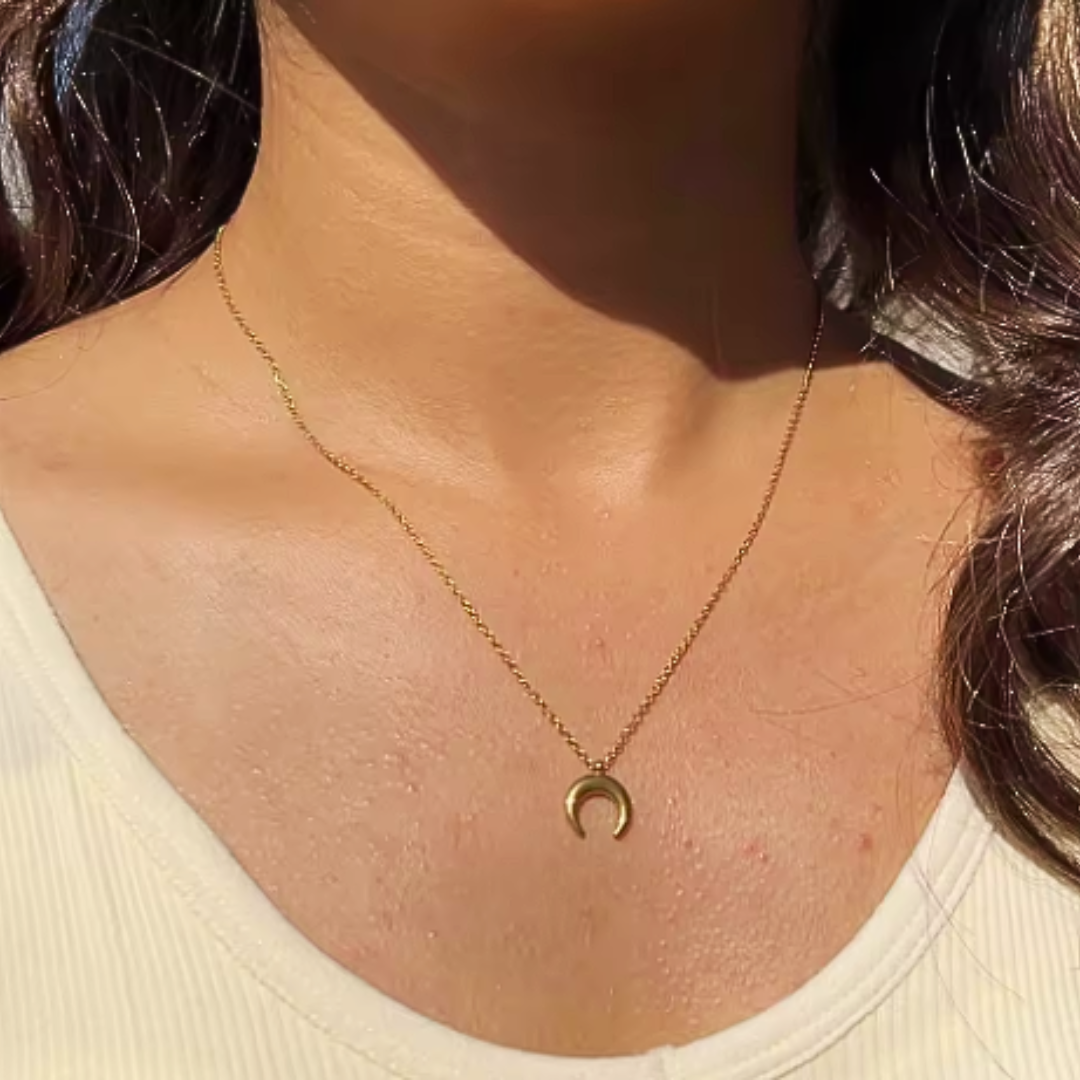 Moon Pendant Necklace – 18k Gold Finish