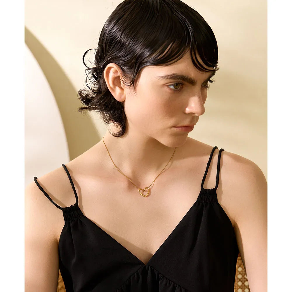 Hollow Heart Pendant Necklace – 18k Gold Finish