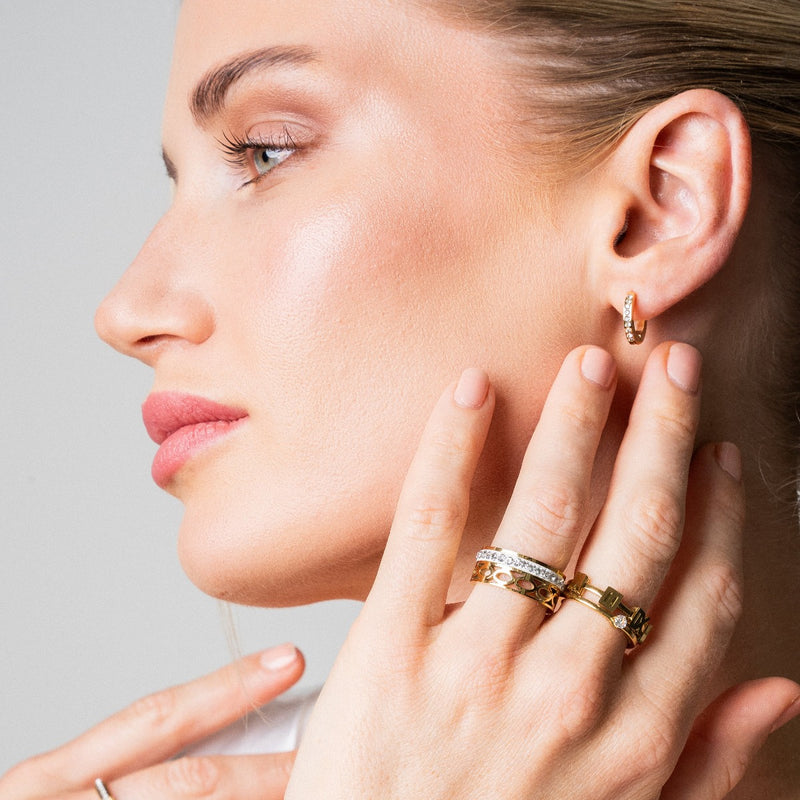 Kelly Hoop Earrings in 18k Gold Finish