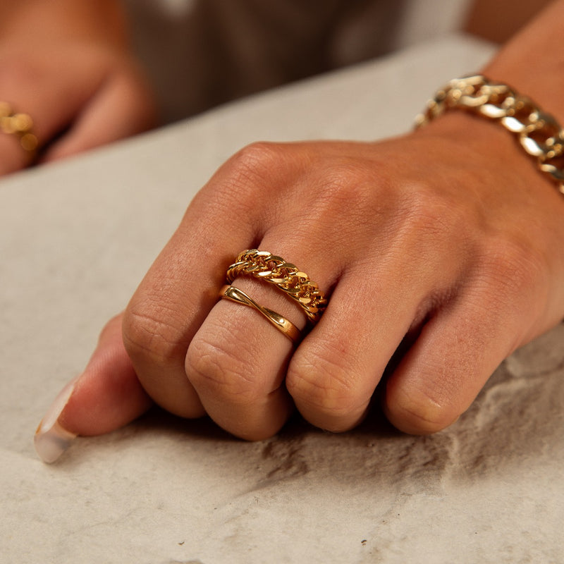 Chain Link Ring in 18k Gold Finish