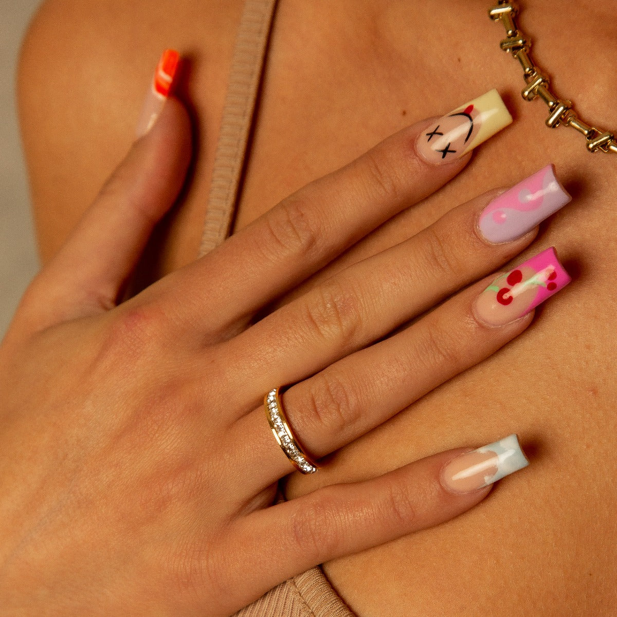 Brilliant Ring, expertly finished in 18k Gold
