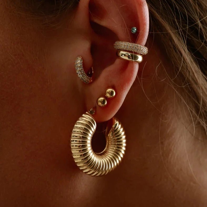 Bold Ziza Hoop Earrings – 18k Gold Finish