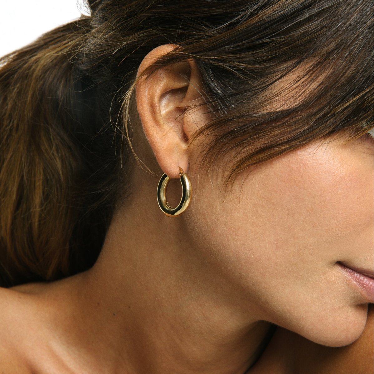 Tube Hoop Earrings MaMa M – 18k Gold Finish
