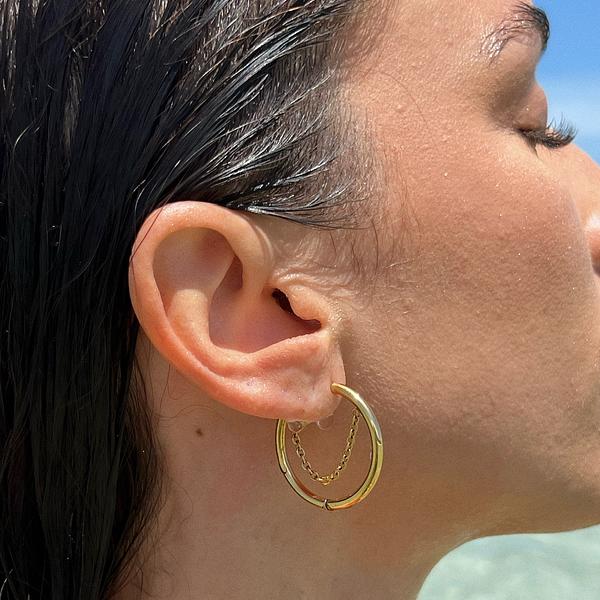 Comet Hoop Earrings – 18k Gold Finish