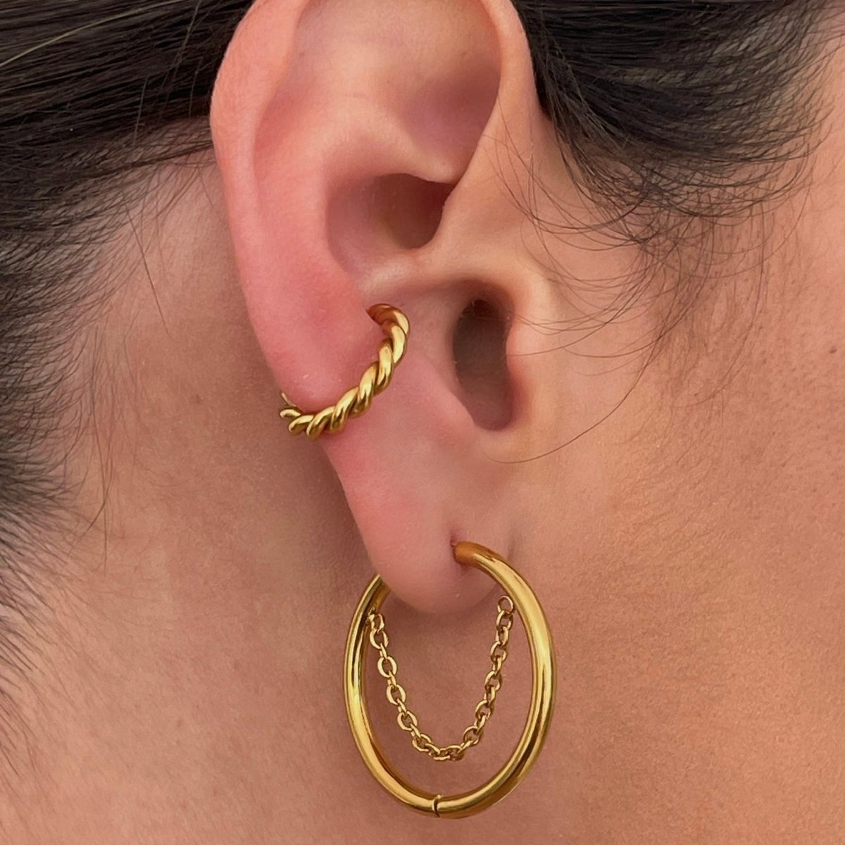 Comet Hoop Earrings – 18k Gold Finish