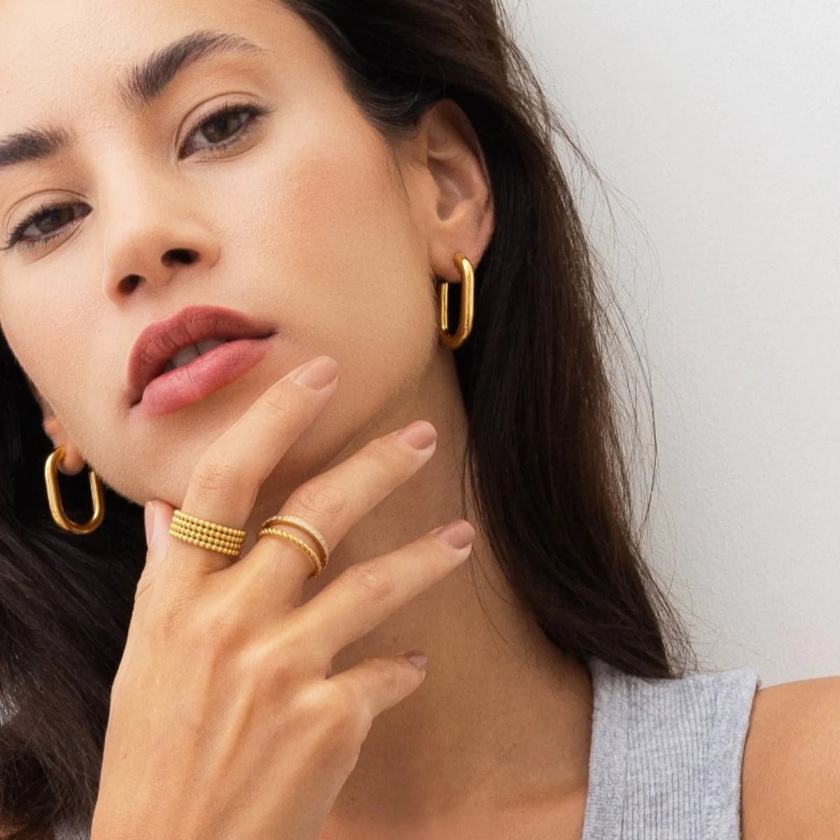 Piper Hoop Earrings – 18k Gold Finish