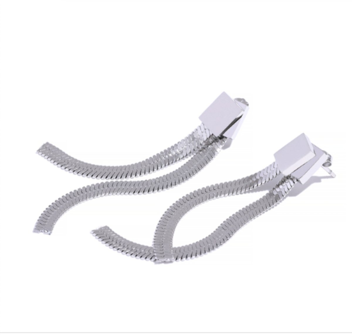 Catarina Metal Earrings – Silver Finish