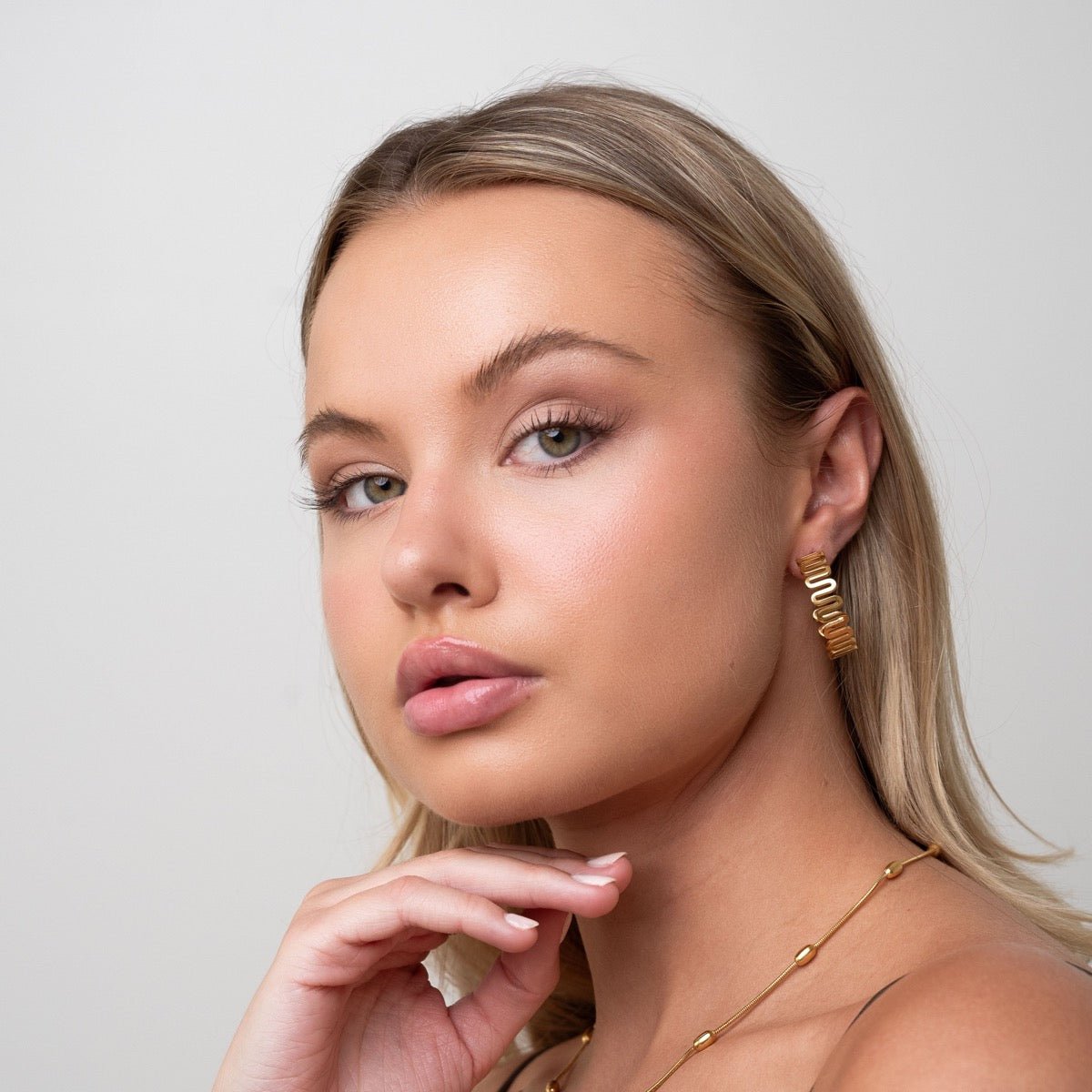 ZigZag Earrings – 18k Gold Finish