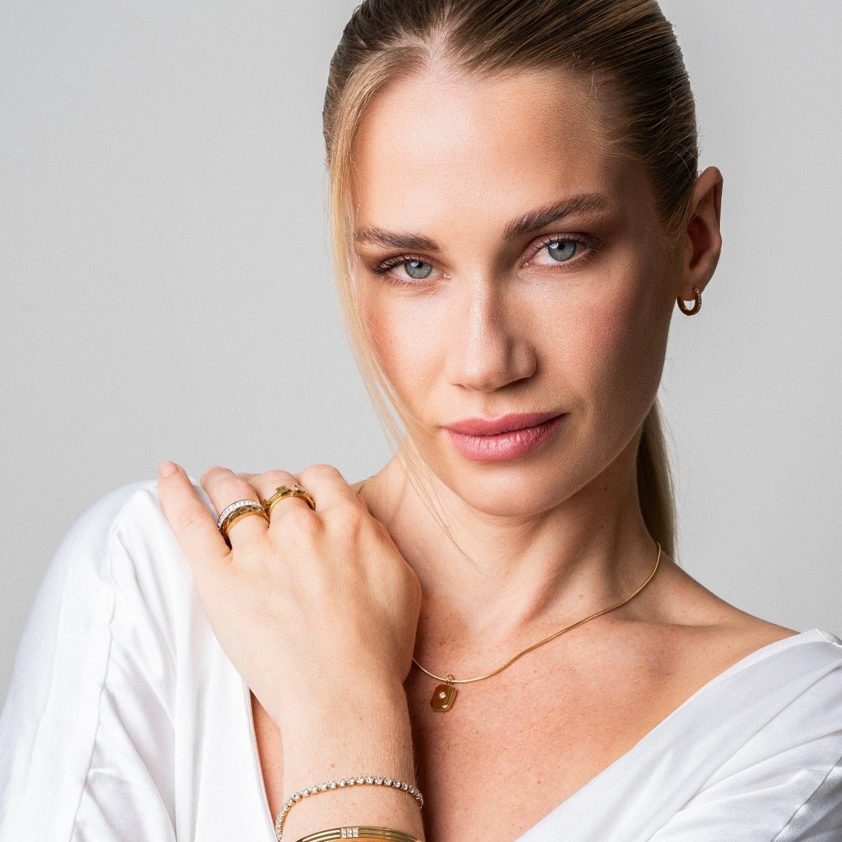 Shine Pendant Necklace in 18k Gold Finish