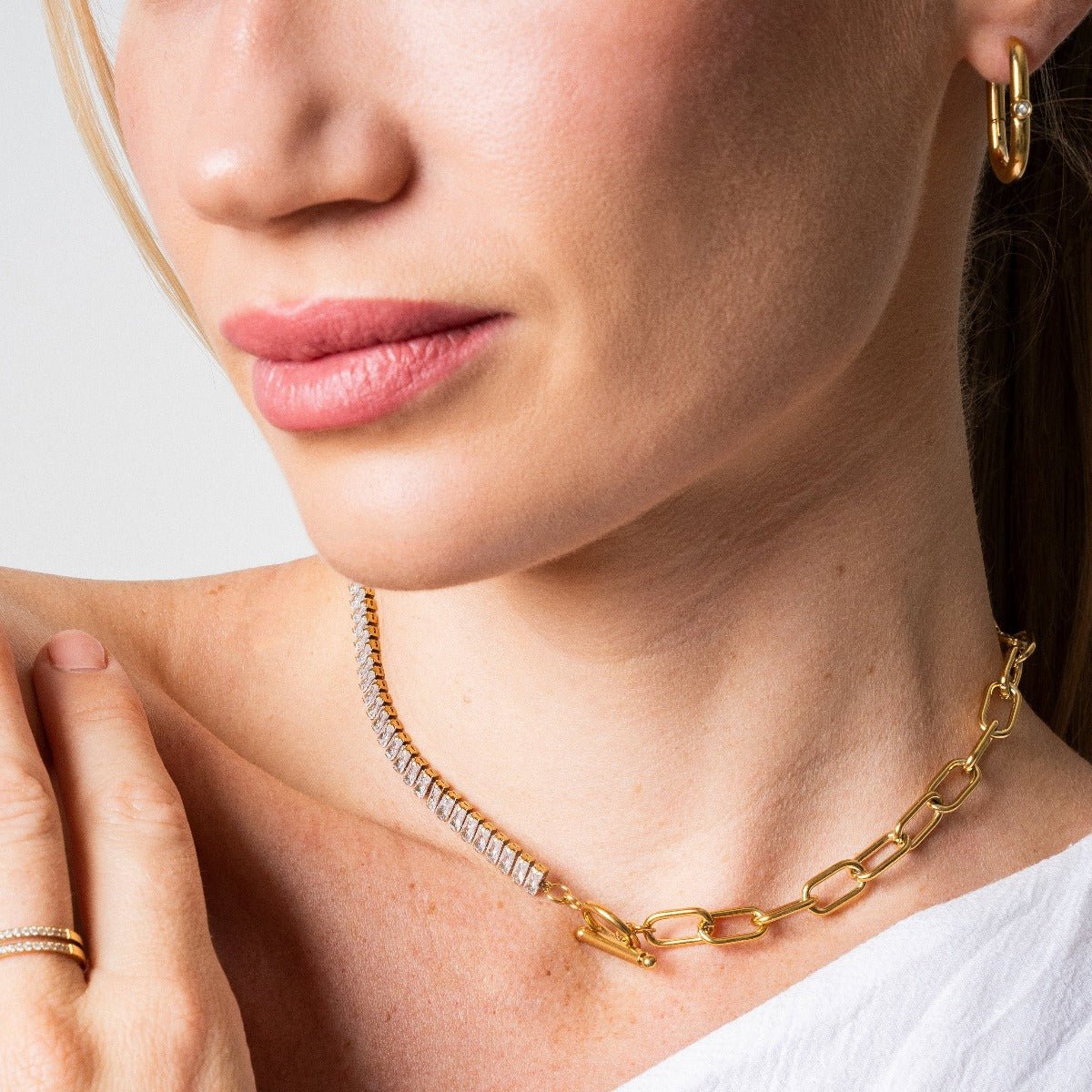 Riviera Baguette Choker Necklace – 18k Gold Finish