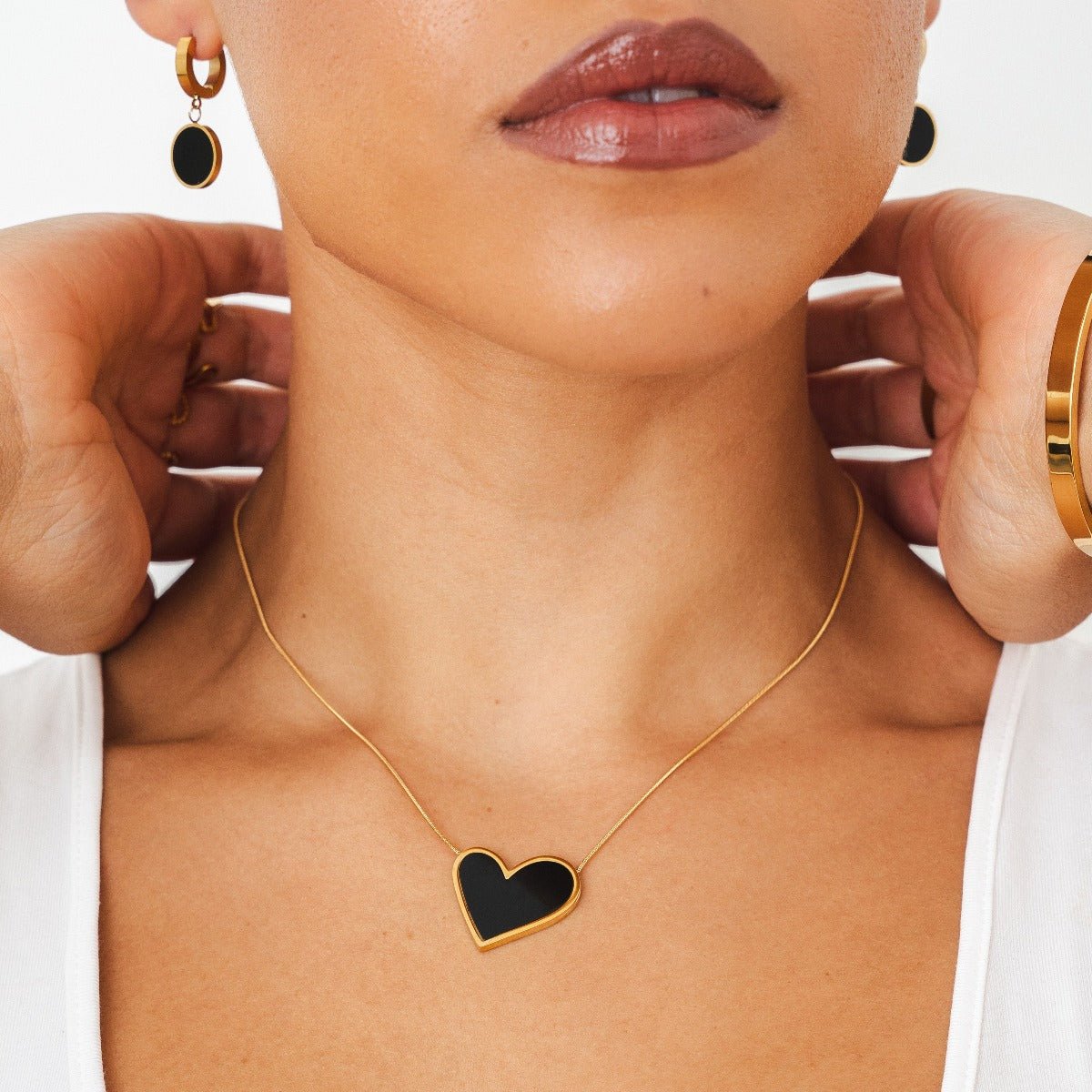 Sweet Alhambra Necklace – Black Heart – 18k Gold Finish