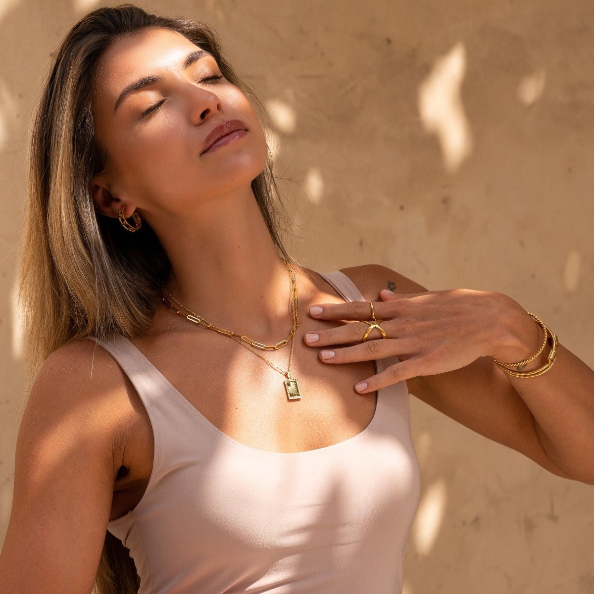 Sunrise Pendant Necklace – 18k Gold Finish
