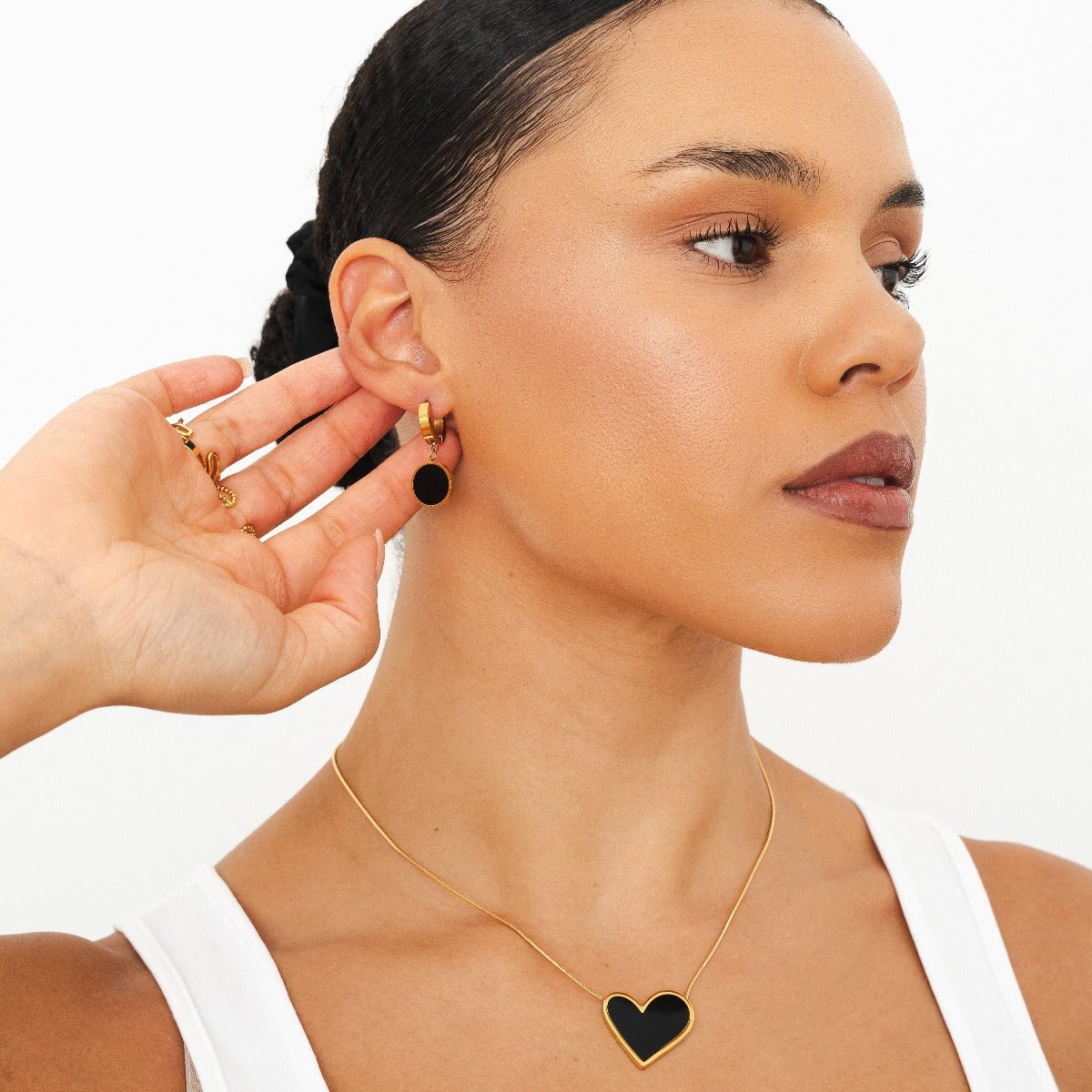 Sweet Alhambra Necklace – Black Heart – 18k Gold Finish