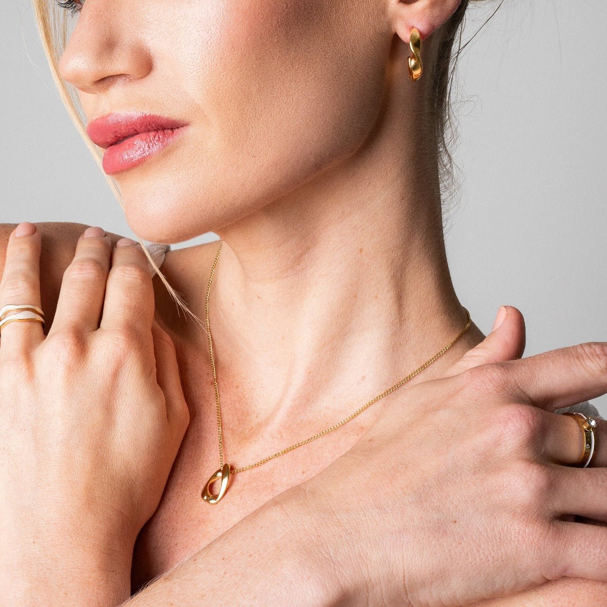 Link Pendant Necklace – 18k Gold Finish