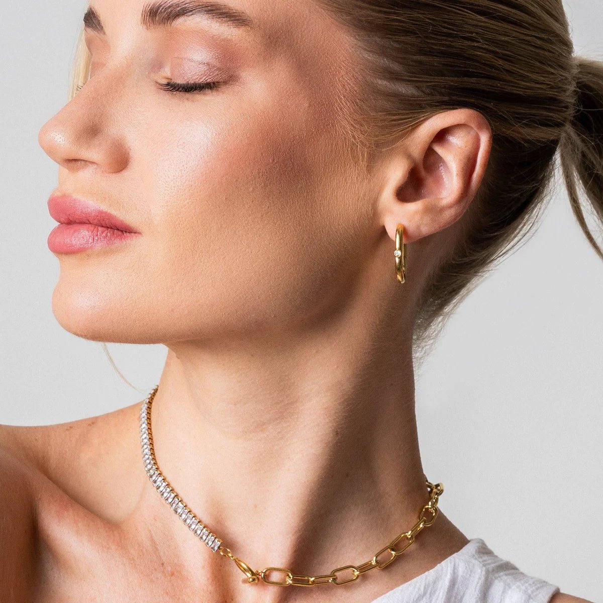 Riviera Baguette Choker Necklace – 18k Gold Finish