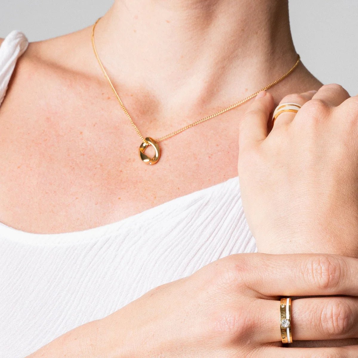 Link Pendant Necklace – 18k Gold Finish