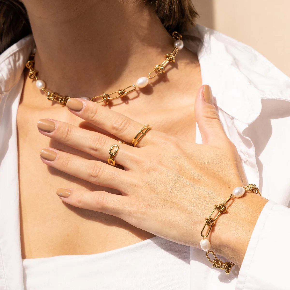 Knot & Bead Necklace – 18k Gold Finish