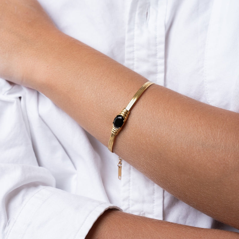Onyx Stone Mesh Bracelet in 18k Gold Finish